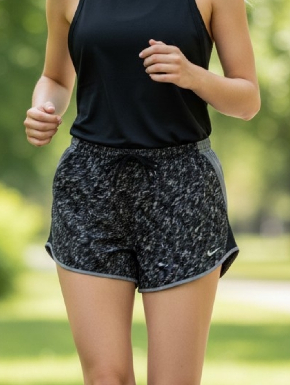 Nike Women’s Black/Gray Dri-FIT Running Shorts Size Medium - Picture 2 of 8